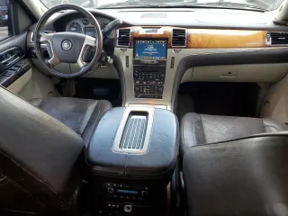 2011 Cadillac Escalade ESV Platinum Edition z VIN 1GYS4KEF3BR273514, wystawiony jako Copart lot #66936294 z przebiegiem 166 611 mil mil oraz Szkoda całkowita • Salvage title. Historia ofert i sprzedaży dostępna na DreamBid. Obrazek 8.