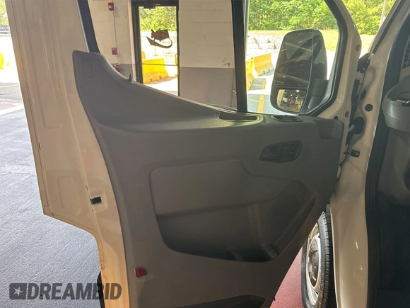 2019 Ford Transit с VIN 1FTYR2CM3KKA17661, выставлен на аукционе IAAI как лот 42778281 с пробегом 95 787 миль миль и . История ставок и продаж доступна на DreamBid. Изображение 32.