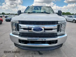 2018 Ford F-250 XL z VIN 1FT7W2B64JEC61730, wystawiony jako Copart lot #61922135 z przebiegiem 176 035 mil mil oraz Szkoda całkowita • Salvage title. Historia ofert i sprzedaży dostępna na DreamBid. Obrazek 5.