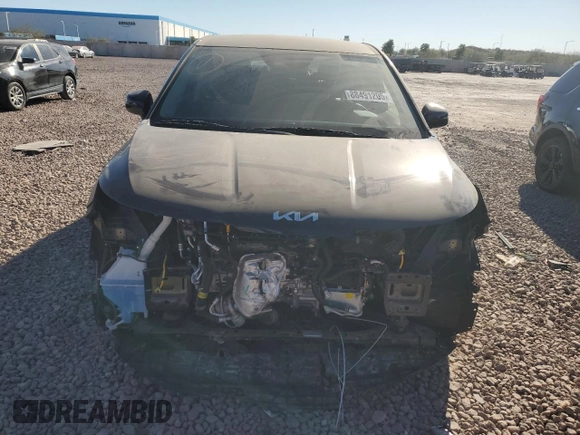 2024 Kia Carnival LX with VIN KNDNB4H34R6386454, listed as a Copart auction lot 88491205 with 10,124 mi miles and Salvage Title. Bid and sale history available at carsss.com. Image 5.