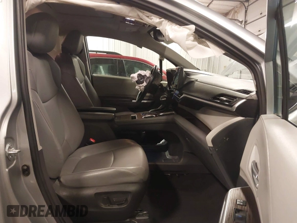 2022 Toyota Sienna XLE with VIN 5TDYRKEC6NS126603, listed as a IAAI auction lot 41561490 with 69,069 mi miles. Bid and sale history available at carsss.com. Image 5.