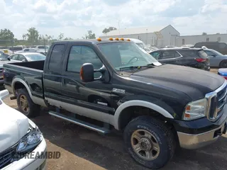 2005 Ford F-250 XL с VIN 1FTSX21P65EB71776, выставлен на аукционе IAAI как лот 42839357 с пробегом 237 582 миль миль и . История ставок и продаж доступна на DreamBid. Изображение 13.