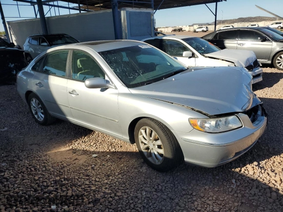 2007 Hyundai Azera SE z VIN KMHFC46F57A205043, wystawiony jako Copart lot #49531885 z przebiegiem 107 272 mil mil oraz Czysty tytuł • Clean title. Historia ofert i sprzedaży dostępna na DreamBid. Obrazek 4.