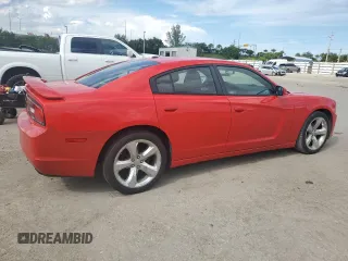 2013 Dodge Charger SXT with VIN 2C3CDXHG0DH730914, listed as a Copart auction lot 72643764 with 44,814 mi miles and Salvage Title. Bid and sale history available at carsss.com. Image 3.