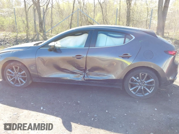 2020 Mazda 3 with VIN JM1BPBLMXL1160464, listed as a IAAI auction lot 42127954 with 70,073 mi miles and . Bid and sale history available at DreamBid. Image 14.