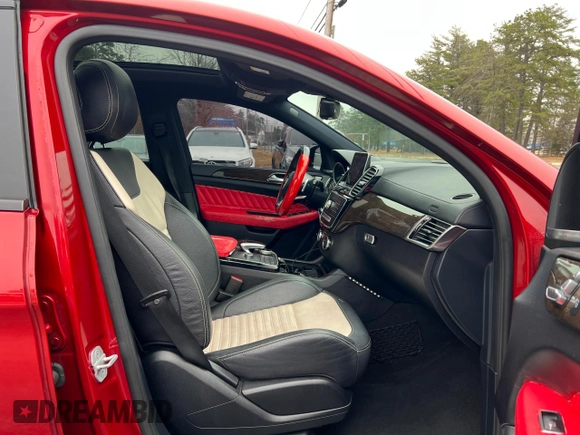 2016 Mercedes-Benz GLE 450 AMG z VIN 4JGED6EB9GA024031, wystawiony jako Copart lot #50238965 z przebiegiem 115 931 mil mil oraz Czysty tytuł • Clean title. Historia ofert i sprzedaży dostępna na DreamBid. Obrazek 5.