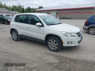 2011 Volkswagen Tiguan with VIN WVGCV7AXXBW540034, listed as a IAAI auction lot 42303661 with 132,862 mi miles and . Bid and sale history available at DreamBid. Image 1.