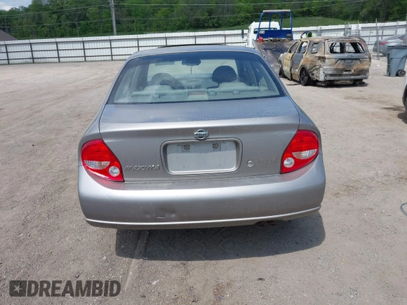 2001 Nissan Maxima GXE с VIN JN1CA31D11T838098, выставлен на аукционе IAAI как лот 42248978 с пробегом 180 614 миль миль и . История ставок и продаж доступна на DreamBid. Изображение 16.