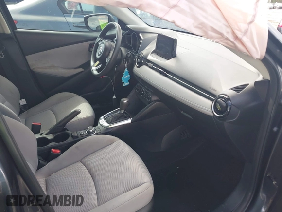 2019 Toyota Yaris L z VIN 3MYDLBYV4KY528641, wystawiony jako IAAI lot #41935993 z przebiegiem 61 940 mil mil oraz . Historia ofert i sprzedaży dostępna na DreamBid. Obrazek 5.