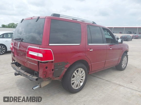 2013 Lincoln Navigator z VIN 5LMJJ2H56DEL07915, wystawiony jako IAAI lot #42138639 z przebiegiem 143 437 mil mil oraz . Historia ofert i sprzedaży dostępna na DreamBid. Obrazek 4.