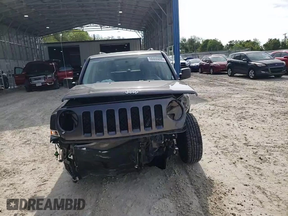 2016 Jeep Patriot Latitude z VIN 1C4NJPFA5GD699012, wystawiony jako Copart lot #55555095 z przebiegiem 82 643 mil mil oraz Szkoda całkowita • Salvage title. Historia ofert i sprzedaży dostępna na DreamBid. Obrazek 15.