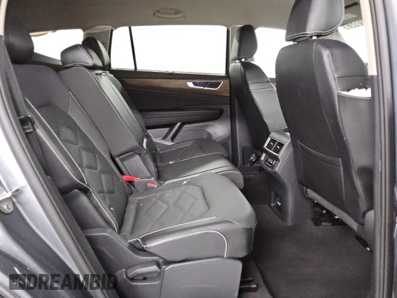 2024 Volkswagen Atlas SE with VIN 1V2WR2CA4RC536380, listed as a Copart auction lot 57678825 with 35,361 mi miles and Clean title. Bid and sale history available at DreamBid. Image 10.