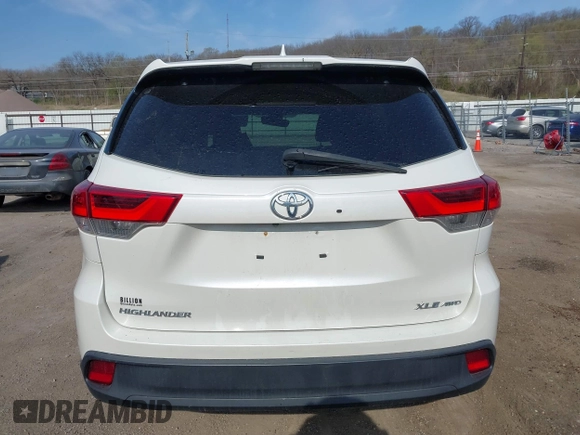 2017 Toyota Highlander XLE with VIN 5TDJZRFH3HS513862, listed as a IAAI auction lot 41995830 with 126,897 mi miles and . Bid and sale history available at DreamBid. Image 17.