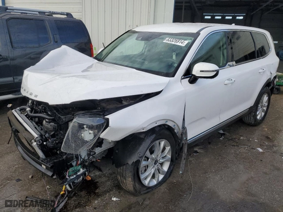 2022 Kia Telluride LX with VIN 5XYP2DHC1NG231232, listed as a Copart auction lot 83326914 with 33,334 mi miles and Salvage Title. Bid and sale history available at carsss.com. Image 1.