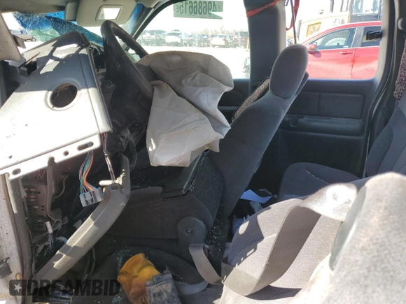 2002 GMC Sierra 1500 SLE z VIN 2GTEK19T821190950, wystawiony jako Copart lot #49686615 z przebiegiem Nie podano mil oraz Czysty tytuł • Clean title. Historia ofert i sprzedaży dostępna na DreamBid. Obrazek 8.