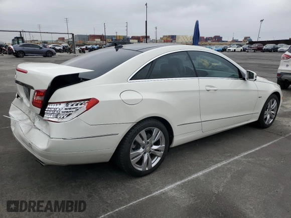 2012 Mercedes-Benz E 350 with VIN WDDKJ5KB2CF163578, listed as a Copart auction lot 60167435 with 89,224 mi miles and Salvage title. Bid and sale history available at DreamBid. Image 3.
