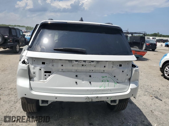 2023 Jeep Grand Cherokee Laredo z VIN 1C4RJGAGXPC552901, wystawiony jako Copart lot #60107115 z przebiegiem 44 231 mil mil oraz Szkoda całkowita • Salvage title. Historia ofert i sprzedaży dostępna na DreamBid. Obrazek 6.