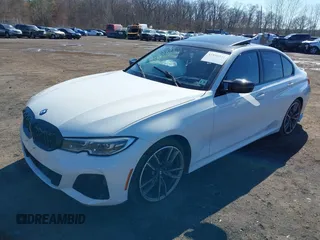 2020 BMW 3 Series M340i z VIN WBA5U7C02LA234487, wystawiony jako IAAI lot #41816831 z przebiegiem 27 562 mil mil oraz . Historia ofert i sprzedaży dostępna na DreamBid. Obrazek 2.