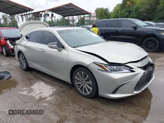 2020 Lexus ES with VIN 58ADZ1B13LU065431, listed as a IAAI auction lot 40466609 with 35,488 mi miles. Bid and sale history available at carsss.com. Image 1.