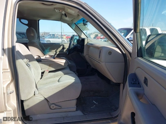 2004 Chevrolet Silverado 2500 Crew Cab LS with VIN 1GCGC23U14F252357, listed as a IAAI auction lot 41682345 with 159,643 mi miles. Bid and sale history available at carsss.com. Image 5.