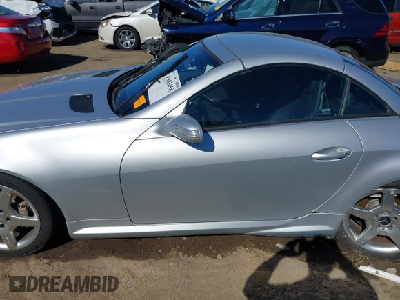 2005 Mercedes-Benz SLK 230/320 z VIN WDBWK56FX5F052512, wystawiony jako IAAI lot #41685458 z przebiegiem 46 186 mil mil oraz . Historia ofert i sprzedaży dostępna na DreamBid. Obrazek 14.