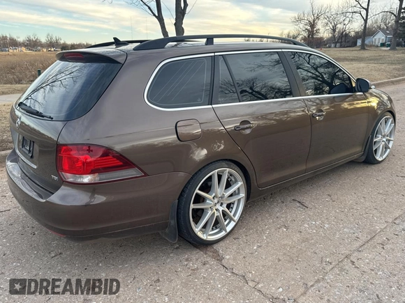 2014 Volkswagen Jetta SportWagen TDI w/Sunroof with VIN 3VWPL7AJ0EM615977, listed as a Copart auction lot 43859805 with 94,671 mi miles and Clean Title. Bid and sale history available at carsss.com. Image 4.