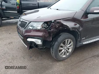 2013 Kia Sorento SX with VIN 5XYKWDA20DG370685, listed as a IAAI auction lot 42084027 with 1 mi miles. Bid and sale history available at carsss.com. Image 6.