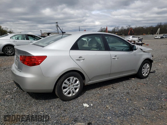 2010 Kia Forte EX z VIN KNAFU4A28A5109118, wystawiony jako Copart lot #56460755 z przebiegiem 143 845 mil mil oraz Szkoda całkowita • Salvage title. Historia ofert i sprzedaży dostępna na DreamBid. Obrazek 3.
