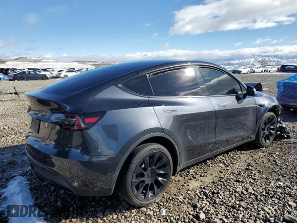 2024 Tesla Model Y Long Range z VIN 7SAYGDEEXRA222408, wystawiony jako Copart lot #49119125 z przebiegiem 20 773 mil mil oraz Szkoda całkowita • Salvage title. Historia ofert i sprzedaży dostępna na DreamBid. Obrazek 3.