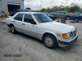 1992 Mercedes-Benz 300 с VIN WDBEB28E4NB612434, выставлен на аукционе Copart как лот 60254235 с пробегом 271 258 миль миль и Списание • Salvage title. История ставок и продаж доступна на DreamBid. Изображение 4.