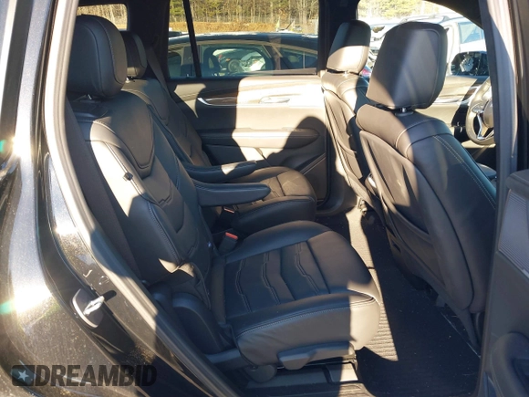 2024 Cadillac XT6 AWD Sport z VIN 1GYKPHRS4RZ700307, wystawiony jako IAAI lot #41257556 z przebiegiem 18 292 mil mil oraz . Historia ofert i sprzedaży dostępna na DreamBid. Obrazek 8.