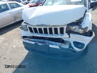 2017 Jeep Compass Sport SE z VIN 1C4NJDBB5HD107025, wystawiony jako IAAI lot #42382265 z przebiegiem Nie podano mil oraz . Historia ofert i sprzedaży dostępna na DreamBid. Obrazek 6.