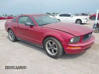 2005 Ford Mustang Deluxe с VIN 1ZVFT80N755228032, выставлен на аукционе IAAI как лот 42266782 с пробегом 256 895 миль миль и . История ставок и продаж доступна на DreamBid. Изображение 1.