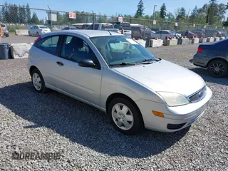 2006 Ford Focus S z VIN 1FAFP31N06W154673, wystawiony jako IAAI lot #42345766 z przebiegiem 161 973 mil mil oraz . Historia ofert i sprzedaży dostępna na DreamBid. Obrazek 1.