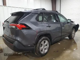 2023 Toyota RAV4 XLE with VIN 2T3P1RFV4PC370443, listed as a Copart auction lot 59790555 with 16,105 mi miles and Salvage title. Bid and sale history available at DreamBid. Image 3.