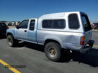 1991 Toyota Pickup z VIN JT4RN13PXM6031833, wystawiony jako Copart lot #58953095 z przebiegiem 252 237 mil mil oraz Czysty tytuł • Clean title. Historia ofert i sprzedaży dostępna na DreamBid. Obrazek 2.
