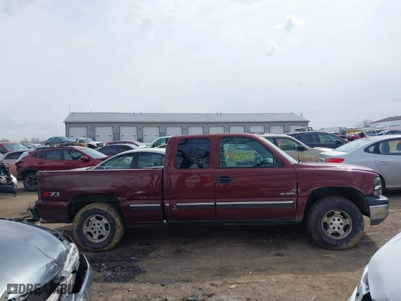 2002 Chevrolet Silverado 1500 LS with VIN 1GCEK19T32E191759, listed as a IAAI auction lot 41880468 with 247,877 mi miles. Bid and sale history available at carsss.com. Image 14.