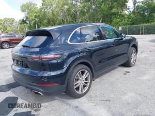 2019 Porsche Cayenne z VIN WP1AA2AY6KDA01777, wystawiony jako IAAI lot #42340596 z przebiegiem 86 921 mil mil oraz . Historia ofert i sprzedaży dostępna na DreamBid. Obrazek 4.