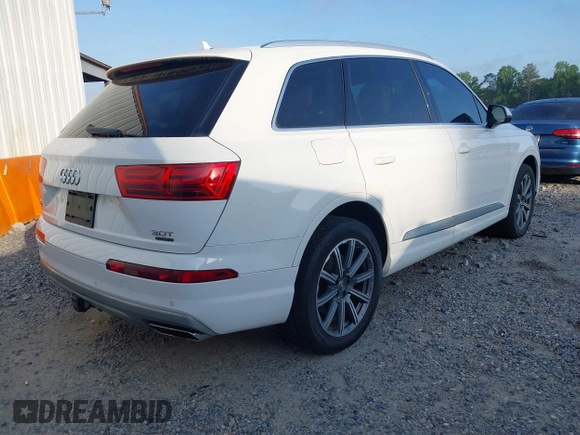 2017 Audi Q7 Prestige z VIN WA1VABF75HD056078, wystawiony jako IAAI lot #42154529 z przebiegiem 119 732 mil mil oraz . Historia ofert i sprzedaży dostępna na DreamBid. Obrazek 4.