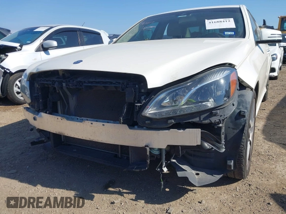 2014 Mercedes-Benz E 350 Sport with VIN WDDHF5KB5EB047622, listed as a IAAI auction lot 41688412 with 96,146 mi miles and . Bid and sale history available at carsss.com. Image 6.