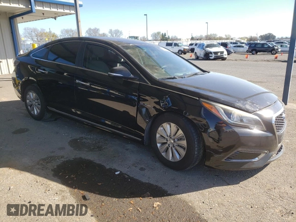 2017 Hyundai Sonata SE with VIN KMHE24L18HA051520, listed as a Copart auction lot 48121315 with 141,768 mi miles and Salvage Title. Bid and sale history available at DreamBid. Image 4.