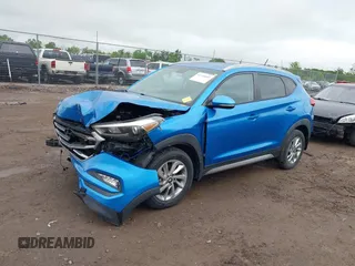 2017 Hyundai Tucson Sport z VIN KM8J33A23HU319048, wystawiony jako IAAI lot #42340603 z przebiegiem 51 738 mil mil oraz . Historia ofert i sprzedaży dostępna na DreamBid. Obrazek 18.