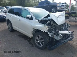 2014 Toyota Highlander XLE z VIN 5TDKKRFH7ES028046, wystawiony jako IAAI lot #41792653 z przebiegiem Nie podano mil oraz . Historia ofert i sprzedaży dostępna na DreamBid. Obrazek 1.