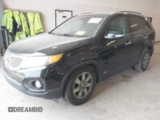 2011 Kia Sorento LX with VIN 5XYKTCA1XBG026949, listed as a IAAI auction lot 42398917 with 185,193 mi miles and . Bid and sale history available at DreamBid. Image 2.