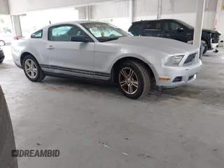 2010 Ford Mustang V6 with VIN 1ZVBP8AN0A5181714, listed as a IAAI auction lot 42781352 with 165,867 mi miles and . Bid and sale history available at DreamBid. Image 1.