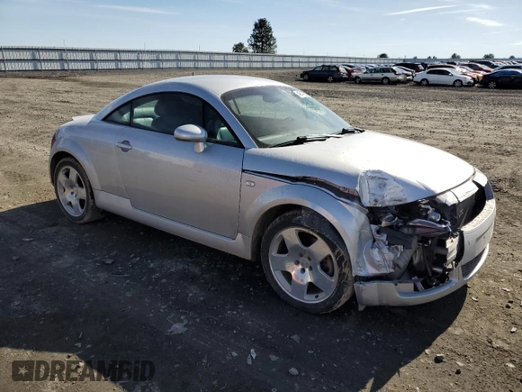 2001 Audi TT z VIN TRUWT28N411030021, wystawiony jako Copart lot #48435505 z przebiegiem 136 441 mil mil oraz Szkoda całkowita • Salvage title. Historia ofert i sprzedaży dostępna na DreamBid. Obrazek 4.
