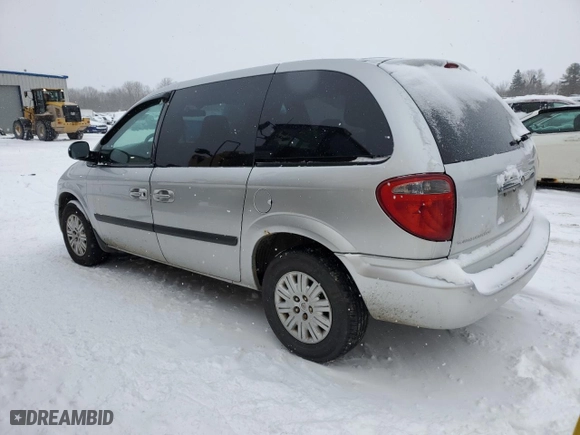 2005 Chrysler Town & Country with VIN 1C4GP45R15B177547, listed as a Copart auction lot 41411555 with 131,563 mi miles and Salvage Title. Bid and sale history available at carsss.com. Image 2.