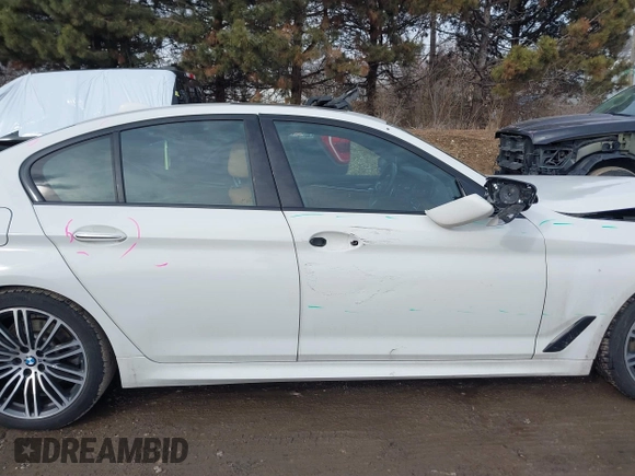 2018 BMW 5 Series 530i xDrive with VIN WBAJA7C58JWC76331, listed as a IAAI auction lot 41586204 with 86,578 mi miles. Bid and sale history available at carsss.com. Image 13.