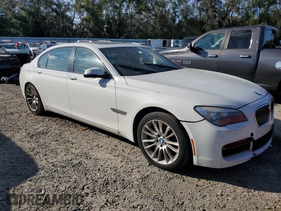 2014 BMW 7 Series 740Li xDrive with VIN WBAYF4C58ED281977, listed as a Copart auction lot 44084005 with 154,592 mi miles and Clean Title. Bid and sale history available at carsss.com. Image 4.