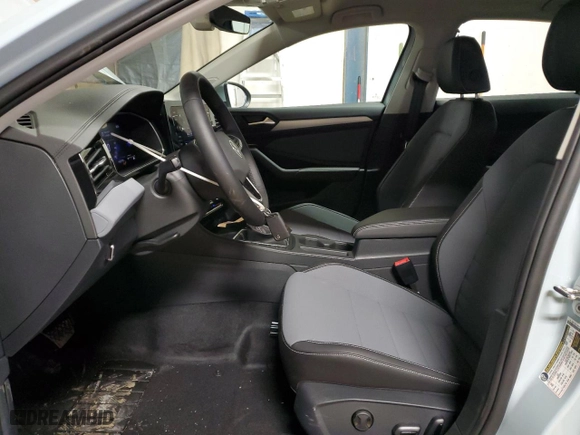 2025 Volkswagen Jetta SE with VIN 3VWEX7BU5SM047077, listed as a Copart auction lot 45975025 with 698 mi miles and Salvage Title. Bid and sale history available at carsss.com. Image 7.